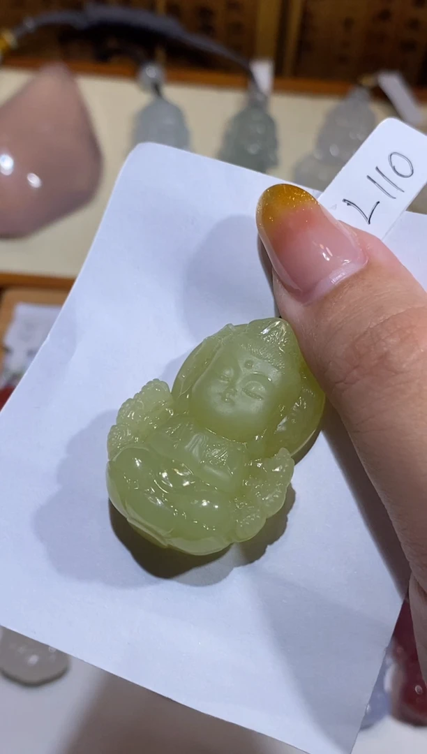 和田玉未镶嵌颈饰缘**你千手宝宝佛