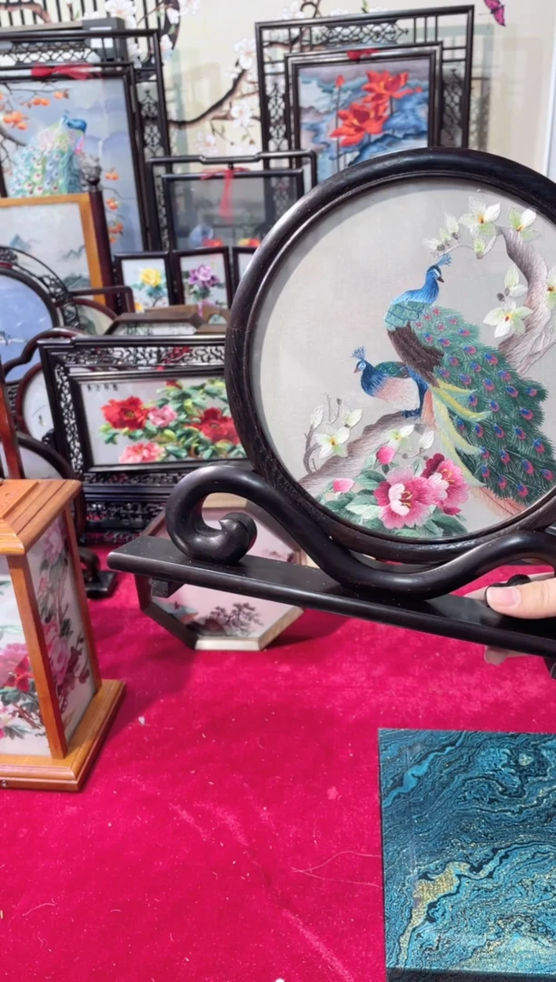 织绣精品苏绣手工刺绣，成品摆台。摆件24