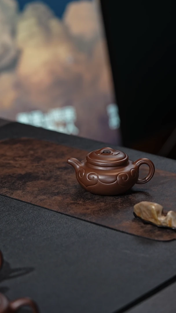 【闪购商品】紫砂茶壶仿古如意 底槽清 瞿建群 200cc