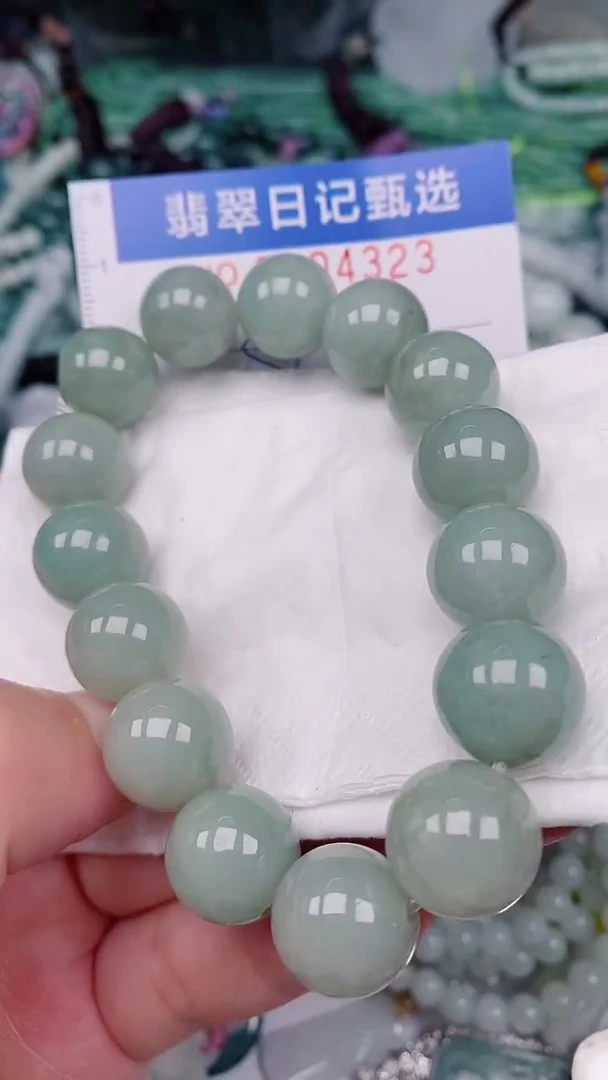 翡翠未镶嵌颈饰00004323