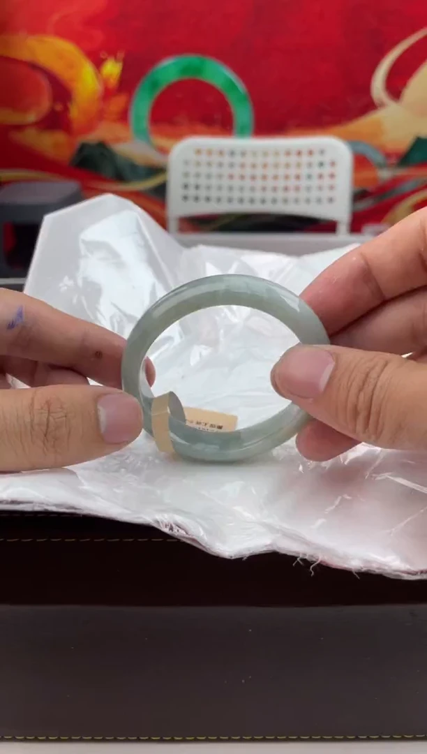 【闪购商品】翡翠手镯（贵妃镯）未镶嵌14翡翠手镯（微瑕）