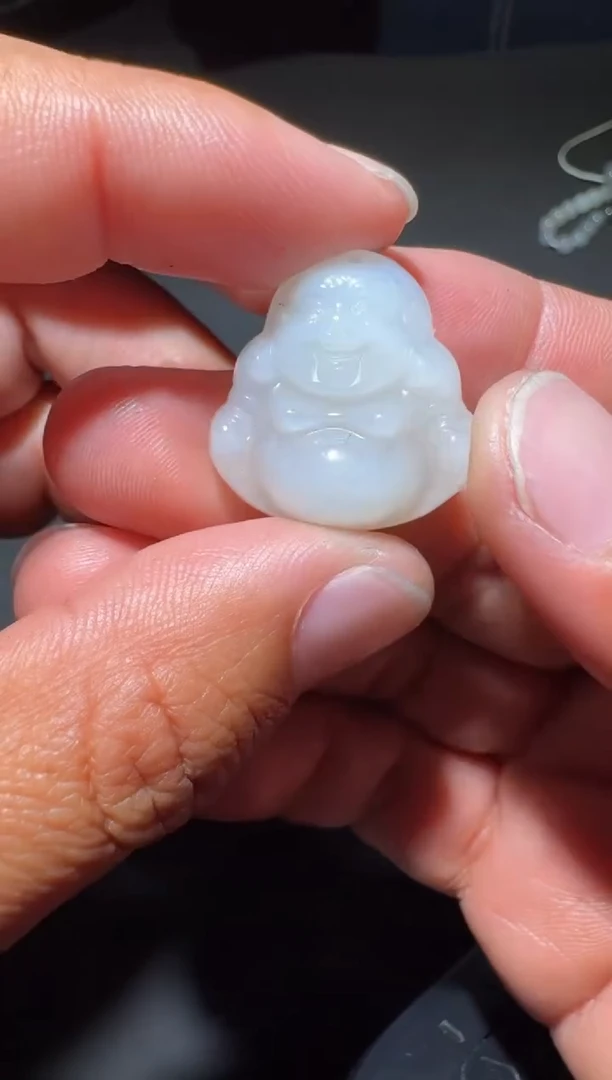 未镶嵌和田玉（糖玉）挂件和田玉