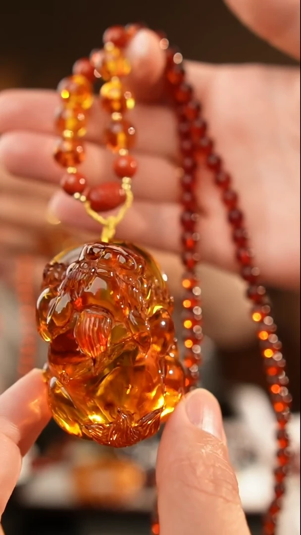 琥珀颈饰未镶嵌花珀貔貅项链
