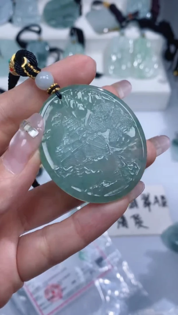 颈饰未镶嵌翡翠吊坠