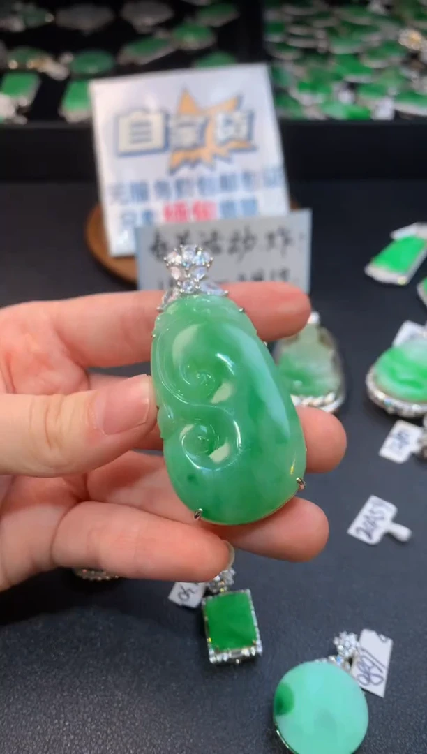 【闪购商品】翡翠颈饰银S925镶嵌翡翠