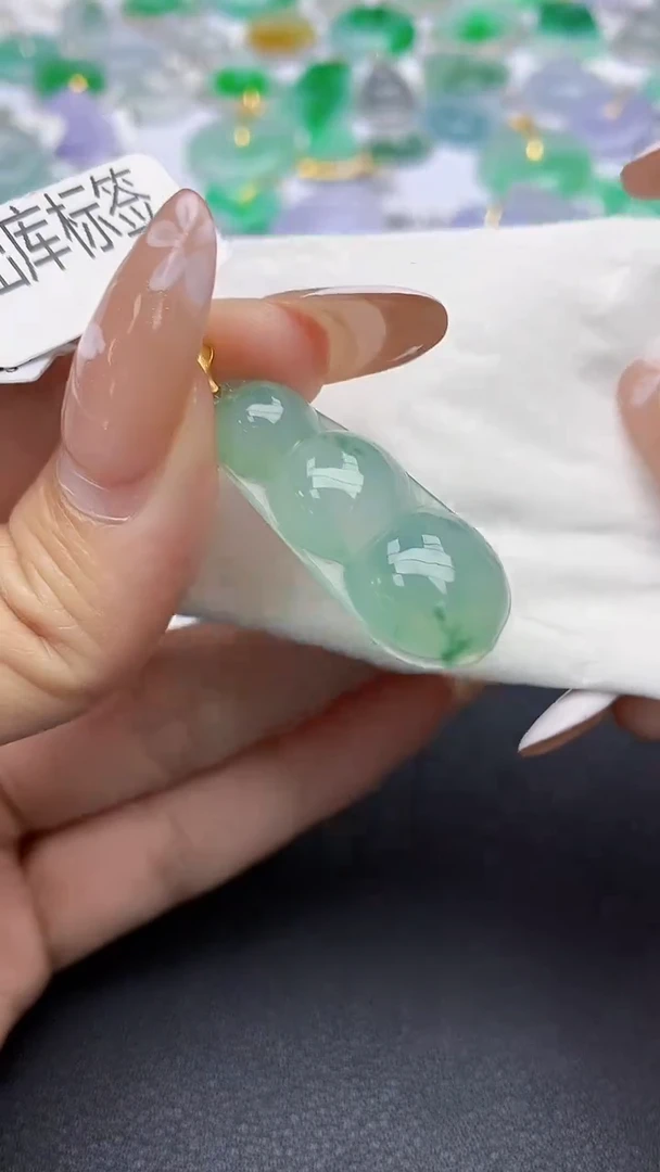 颈饰18K金镶嵌翡翠a货假一赔三支持复检百元上9元证书费自理