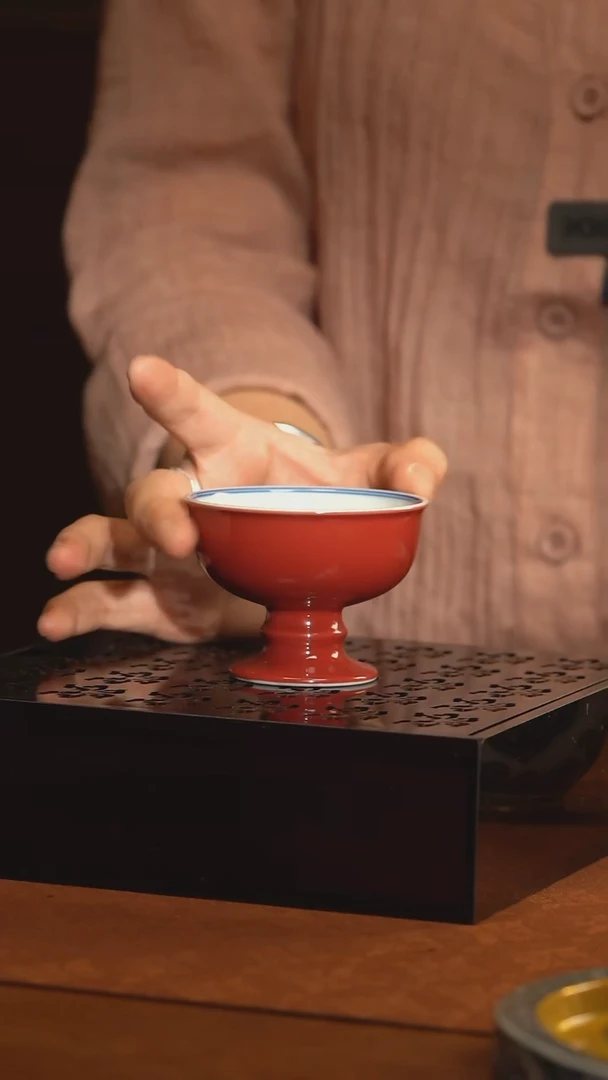 LXT红釉内绘鱼藻高足