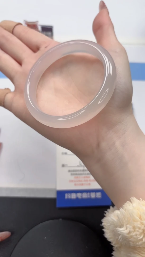 【闪购商品】石英质玉手镯未镶嵌A400-57