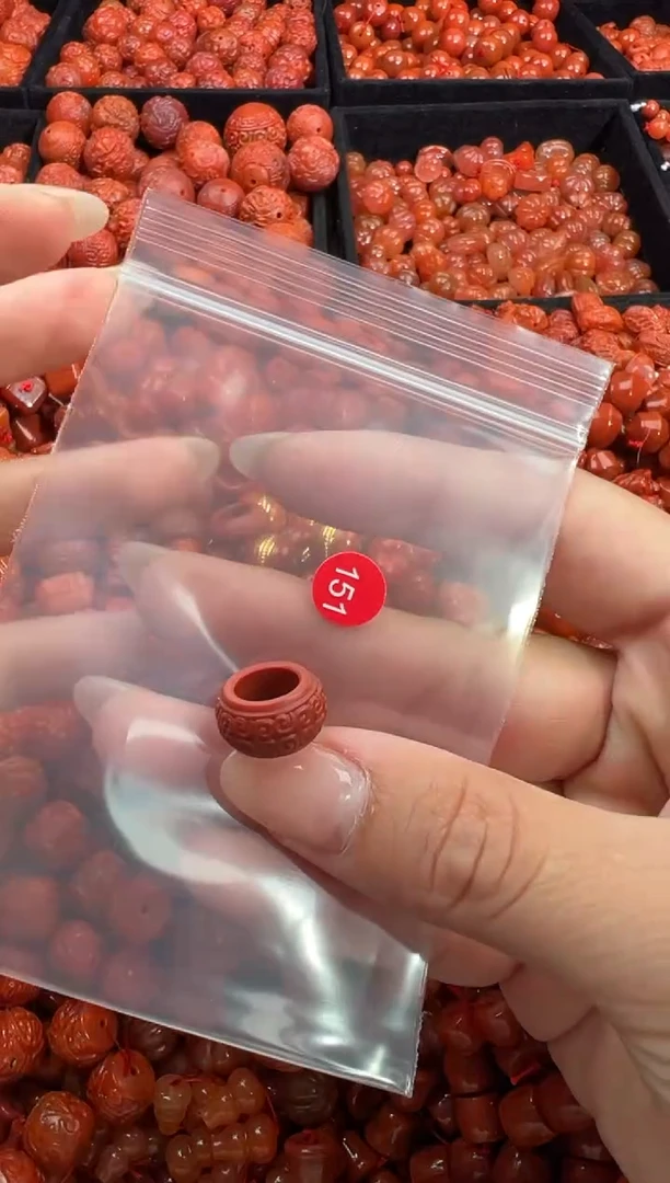 南红玛瑙未镶嵌颈饰1