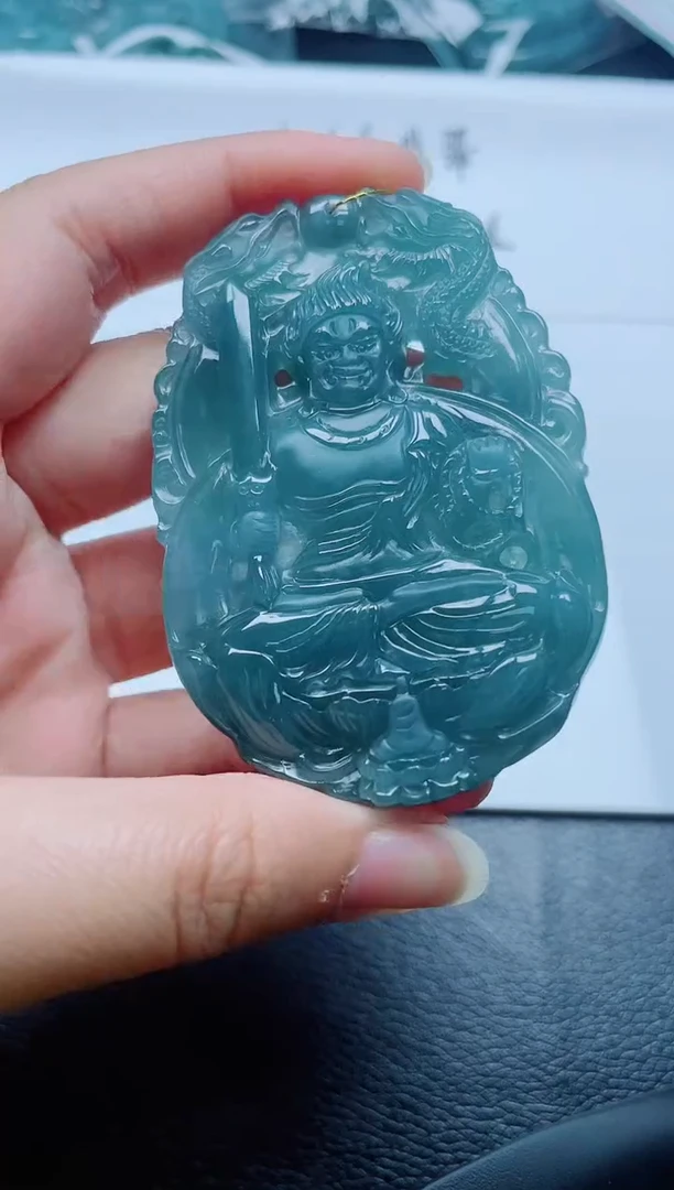 翡翠未镶嵌颈饰