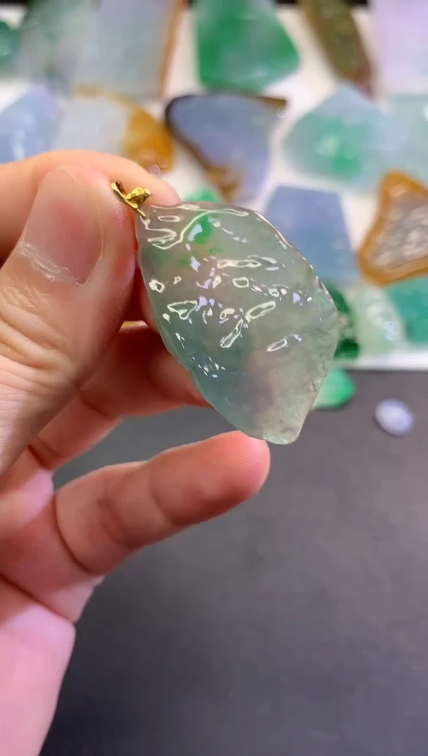 翡翠未镶嵌吊坠(不含链)886