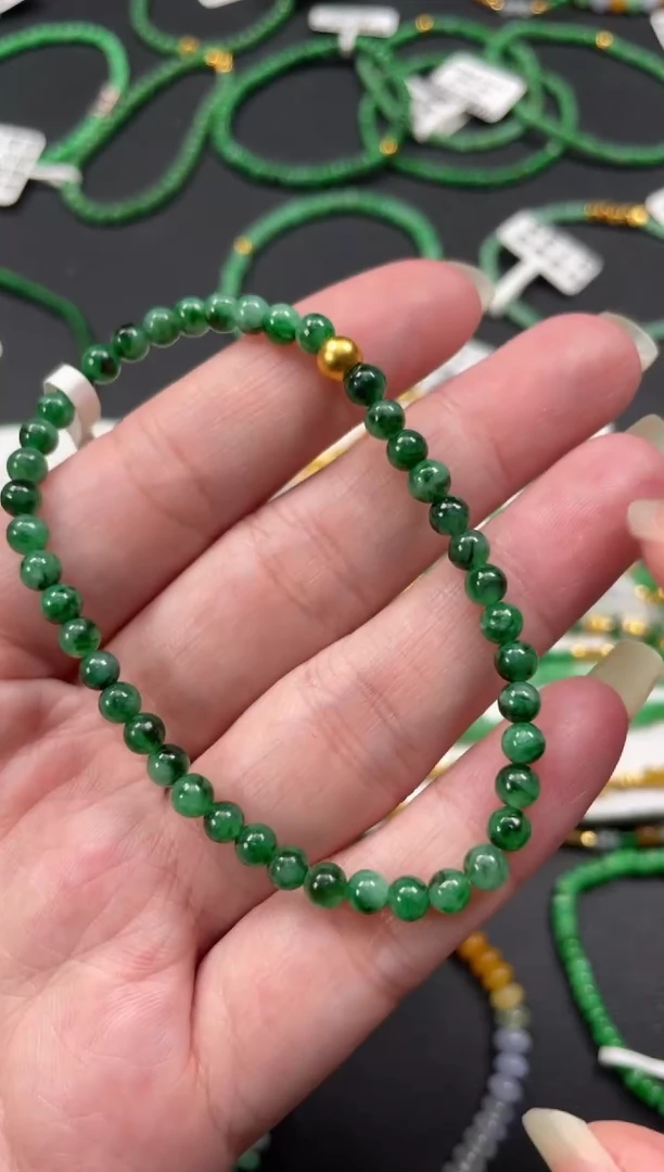 套链足金镶嵌翡翠一条  P615