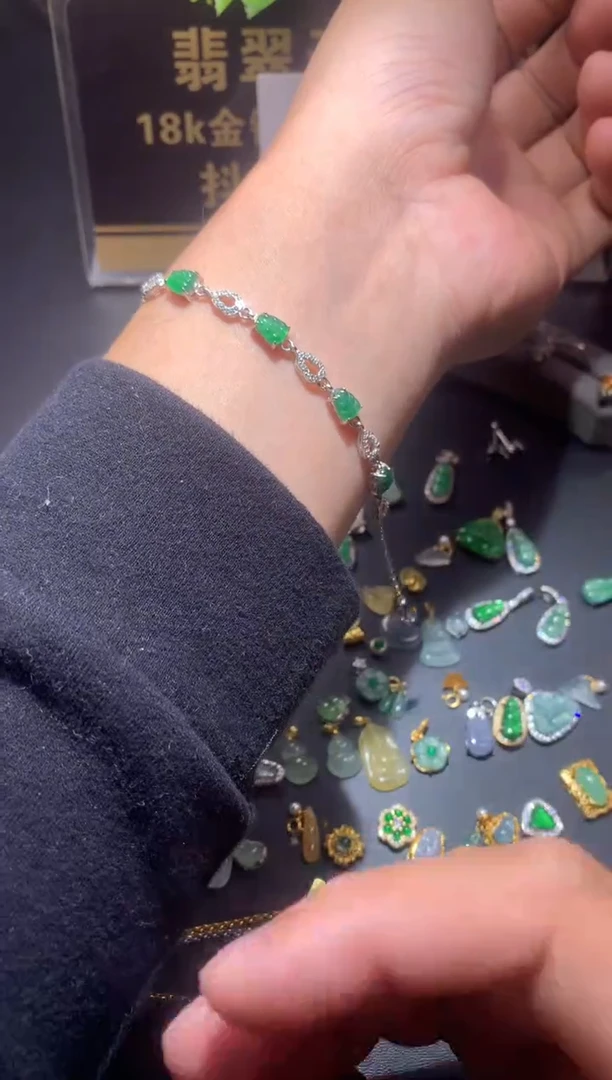 吊坠(不含链)未镶嵌翡翠1