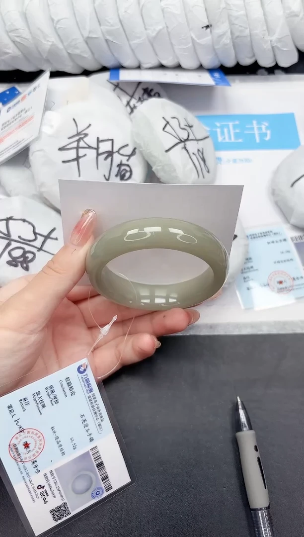 未镶嵌手镯石英质玉68-57.4DKH