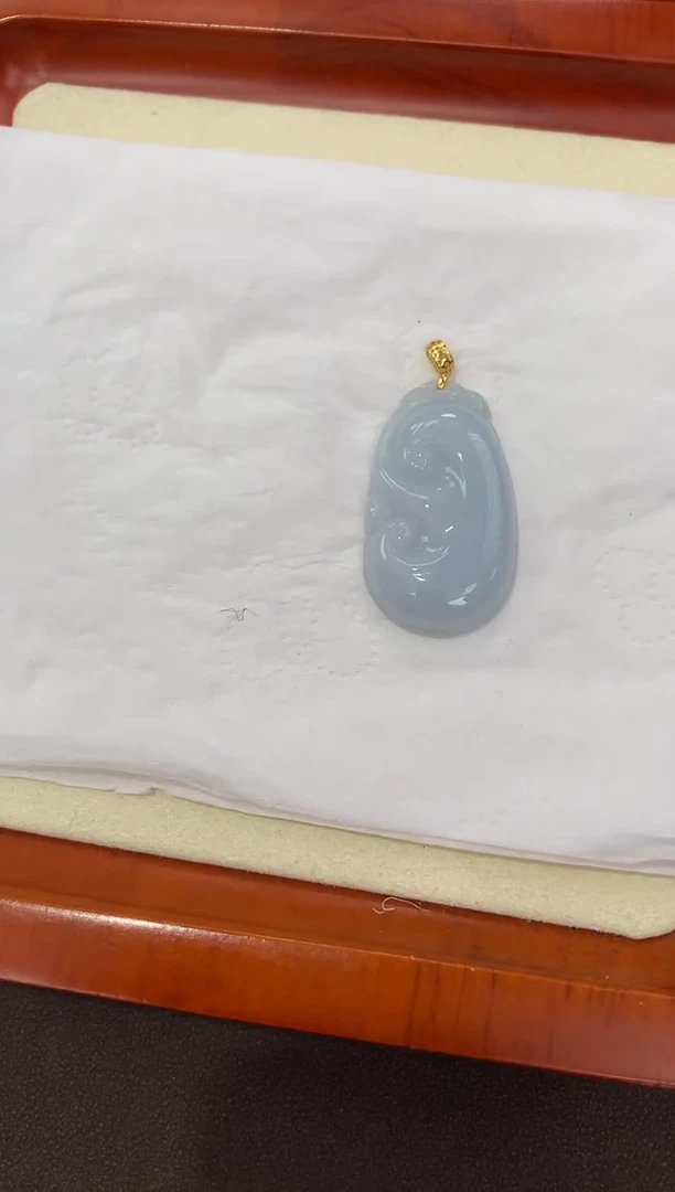 翡翠18K金镶嵌颈饰天然缅甸a货翡翠