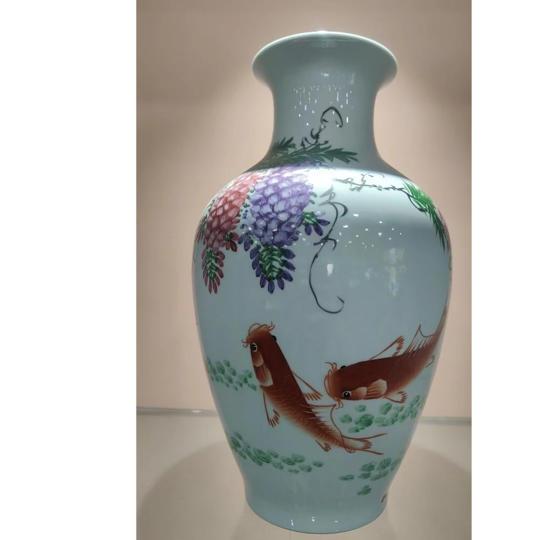 D00177/陶瓷/粉彩/鲤鱼/葡萄/瓶