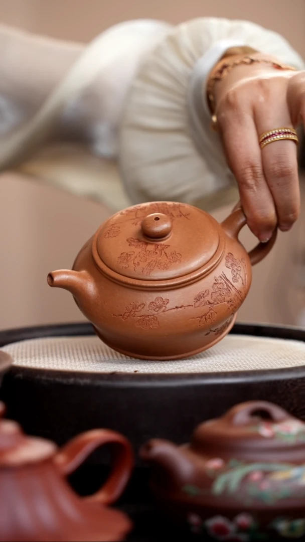 茶壶紫砂金砂段泥曼姝刻梅
