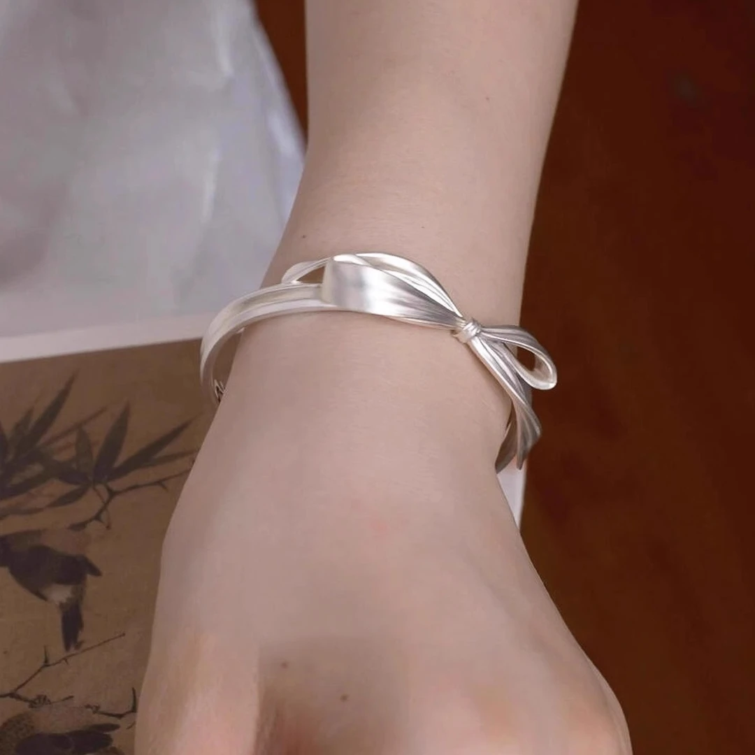 铜合金手镯 银色蝴蝶结手镯轻奢小众精致高级感手链女新爆款手饰