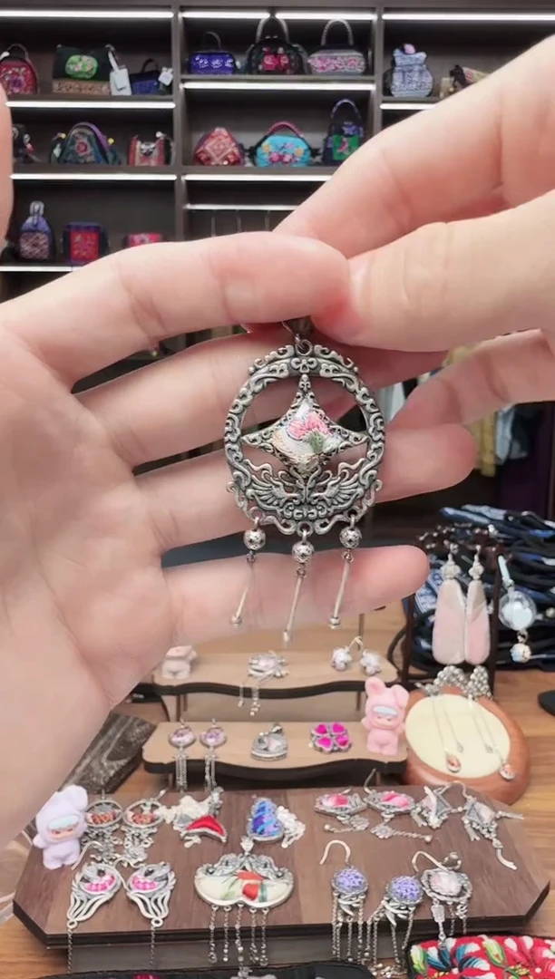 织绣138蒙阿苏苗绣传承旗舰店