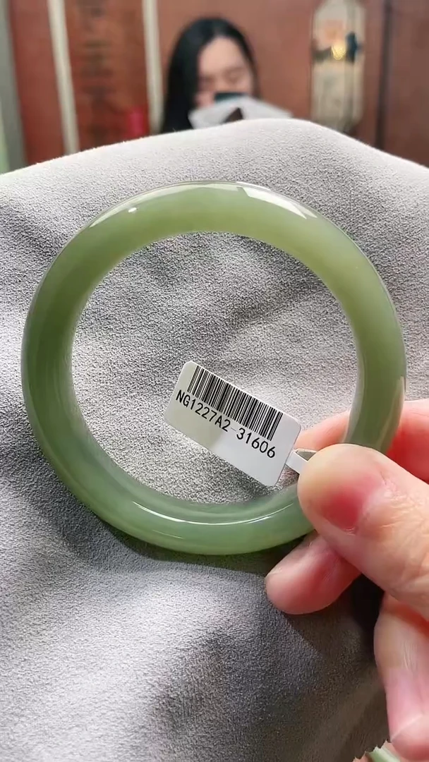 【闪购商品】和田玉手镯未镶嵌56圈口