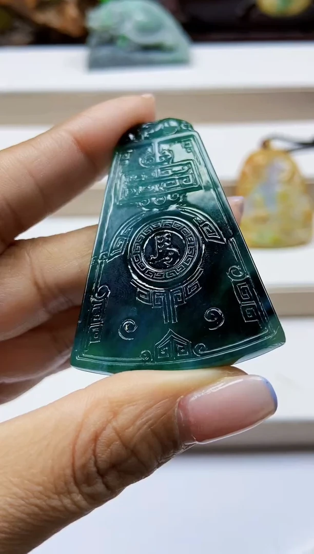 颈饰未镶嵌翡翠翡翠A货