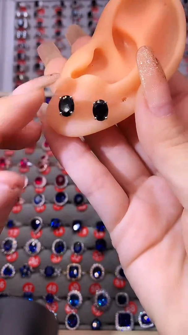 【闪购商品】蓝宝石耳饰银S925镶嵌111111