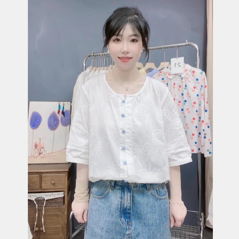 绣花夏季小众百搭圆领白色彩色包扣七分袖衬衫上衣设计感刺绣薄款