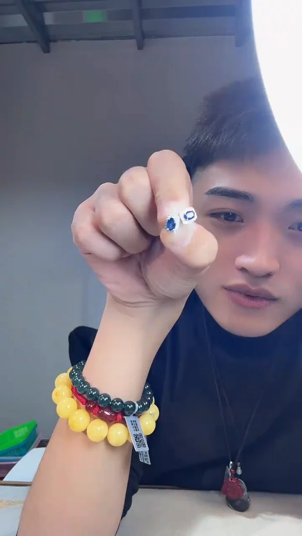 未镶嵌托帕石耳饰晶7970