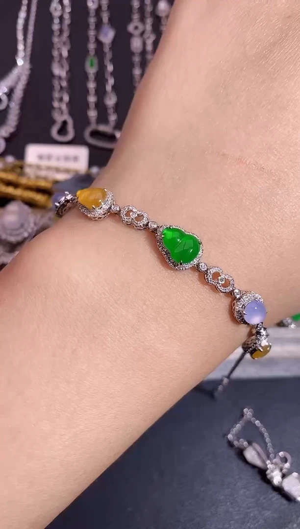 颈饰18K金镶嵌翡翠手链1