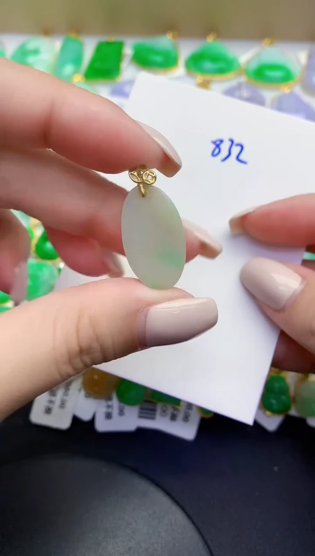 颈饰未镶嵌翡翠缅甸天然翡翠A货