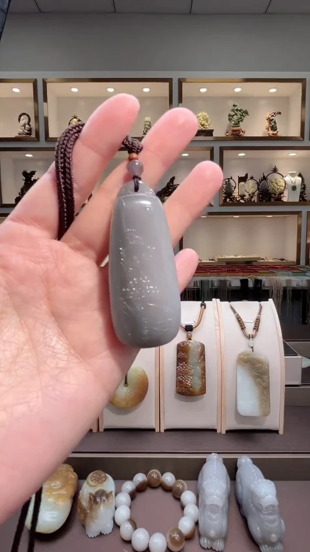 颈饰未镶嵌和田玉苏