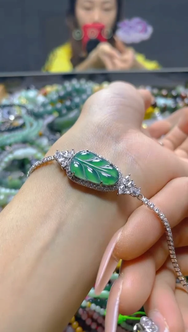 颈饰未镶嵌翡翠/C/翡翠A货，一件也是批发价