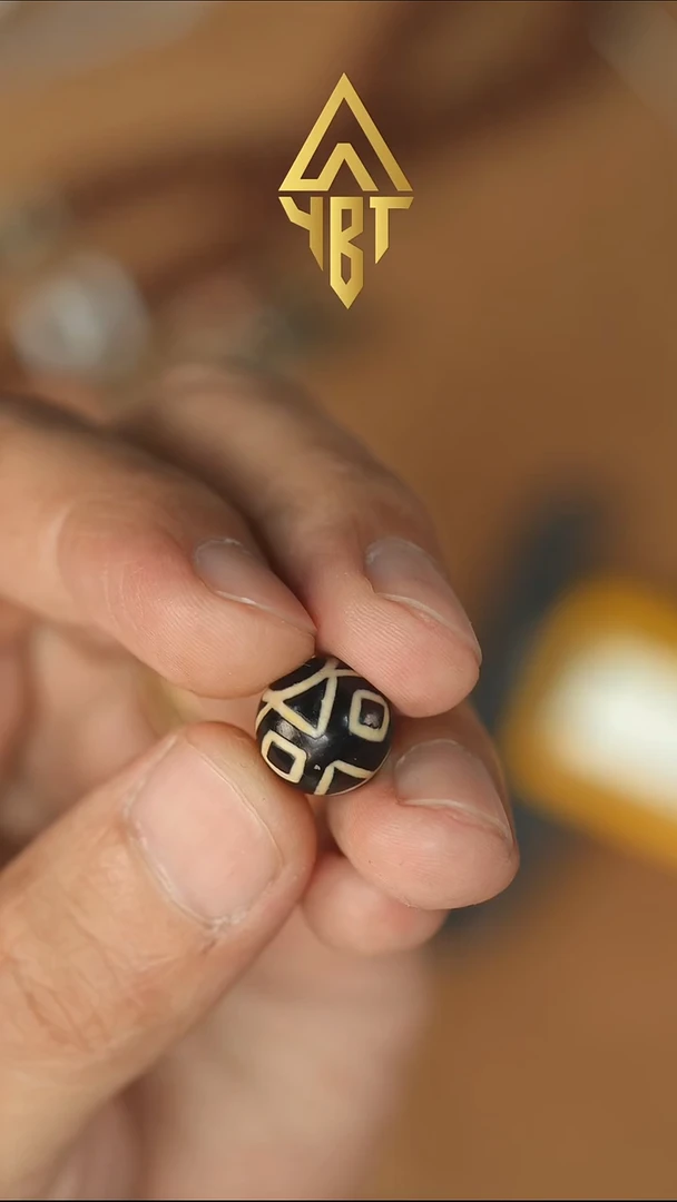 琉璃/树脂/塑料类金刚三眼