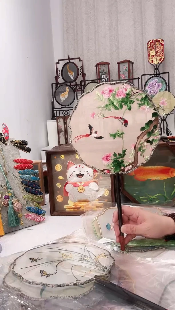 扇子苏绣作品手工团扇