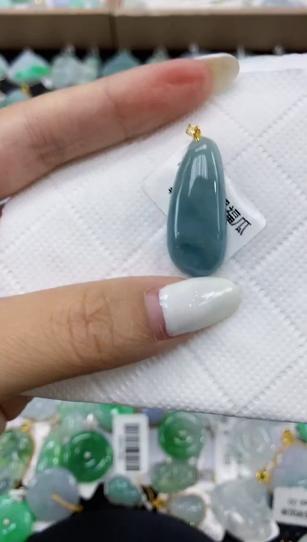 颈饰18K金镶嵌翡翠11111111111