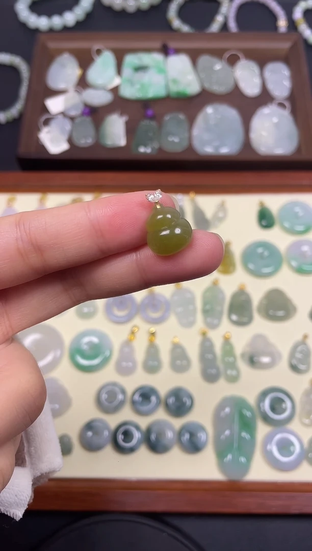 吊坠(不含链)18K金镶嵌翡翠冰黄葫芦