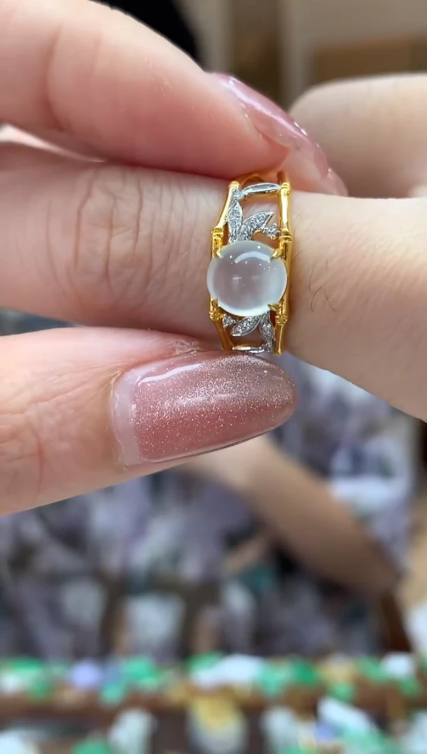 翡翠戒指18K金镶嵌戒指