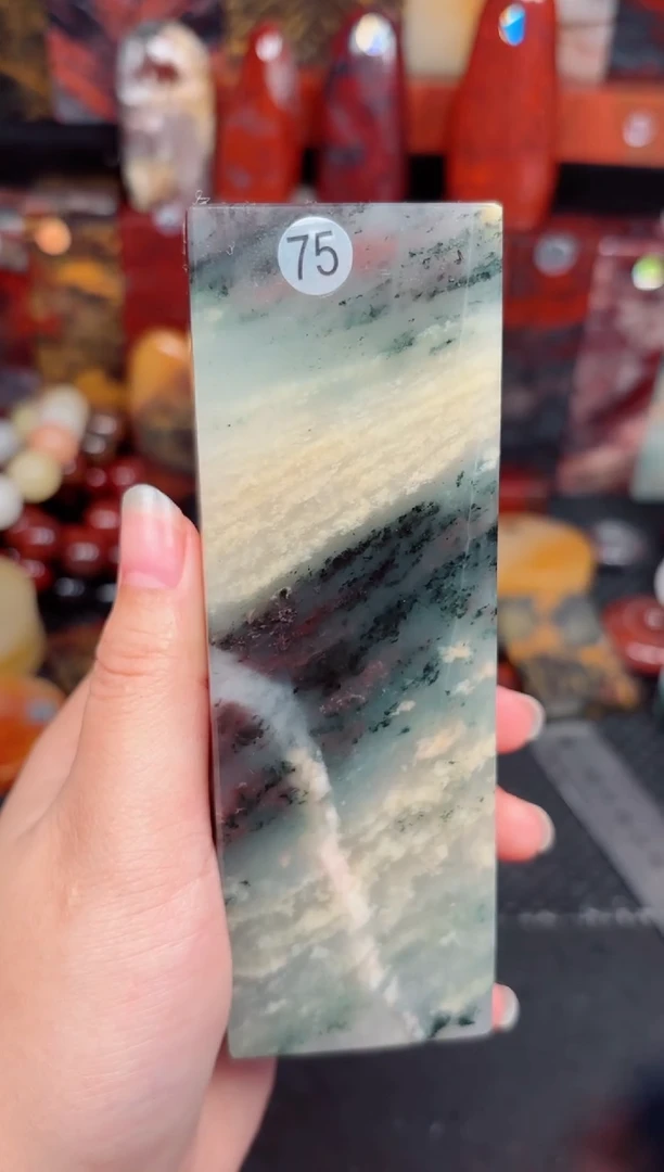 玉桂林鸡血玉印章摆75