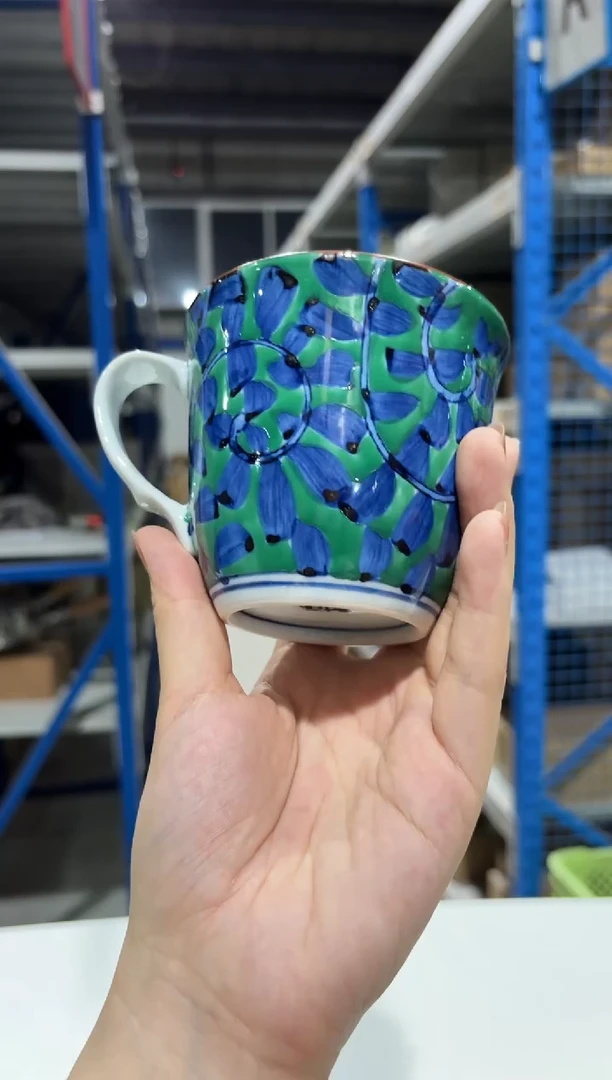 瓷緑濃唐草・； マグカップ