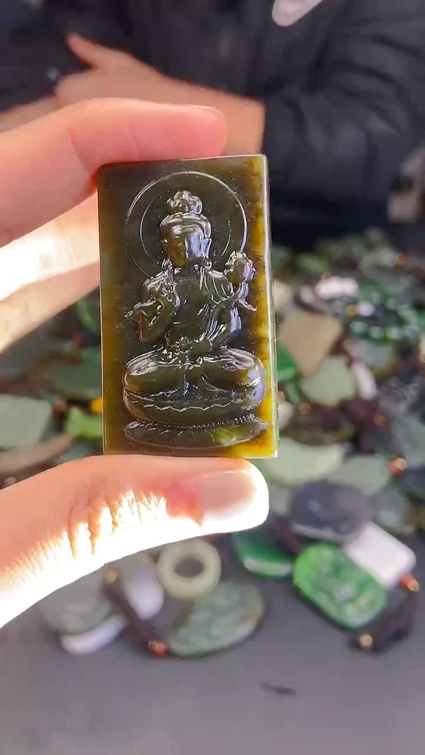 颈饰未镶嵌和田玉1