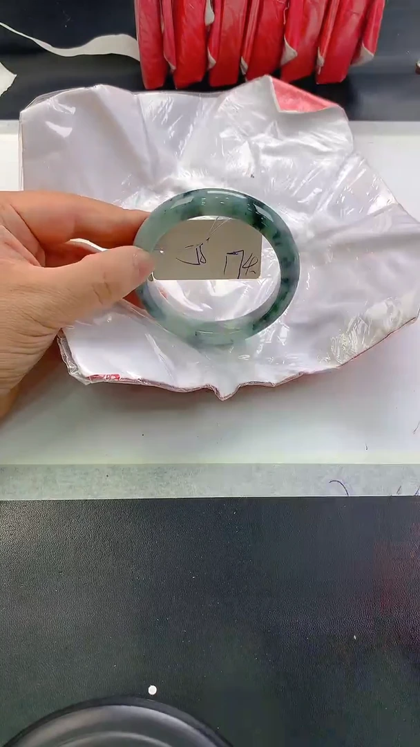 未镶嵌手镯翡翠174