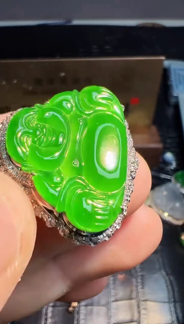 【闪购商品】翡翠颈饰18K金镶嵌翡翠回流