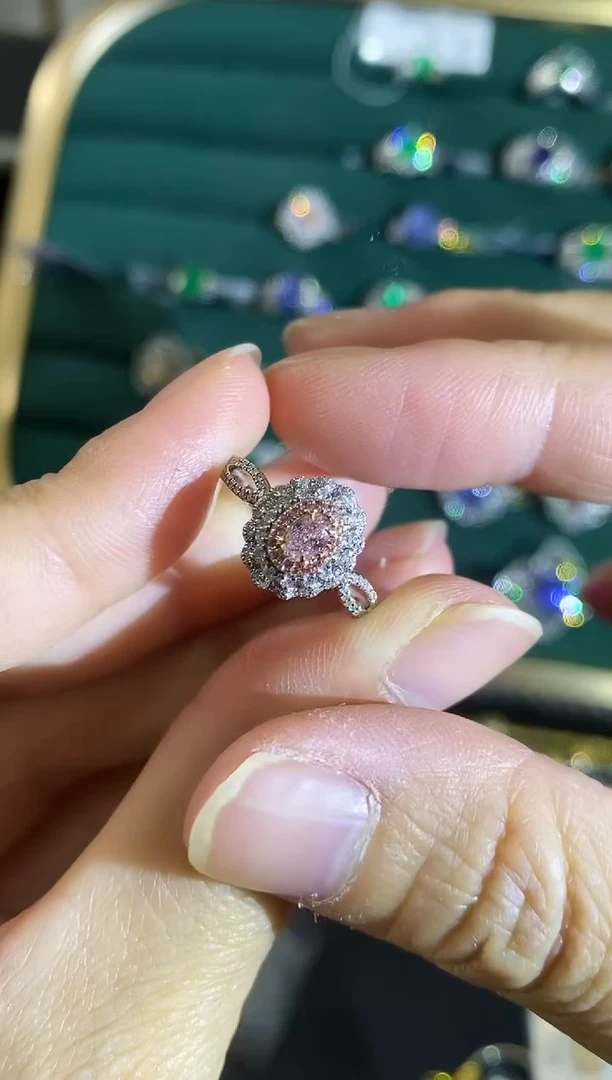 18K金镶嵌戒指钻石111