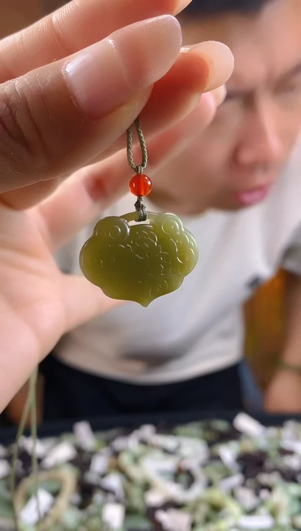 和田玉未镶嵌颈饰多样性发货，拍一发一