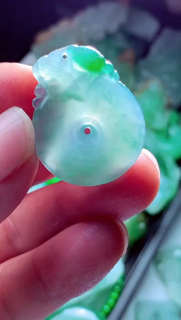 未镶嵌定制翡翠标*?翡翠毛货定制