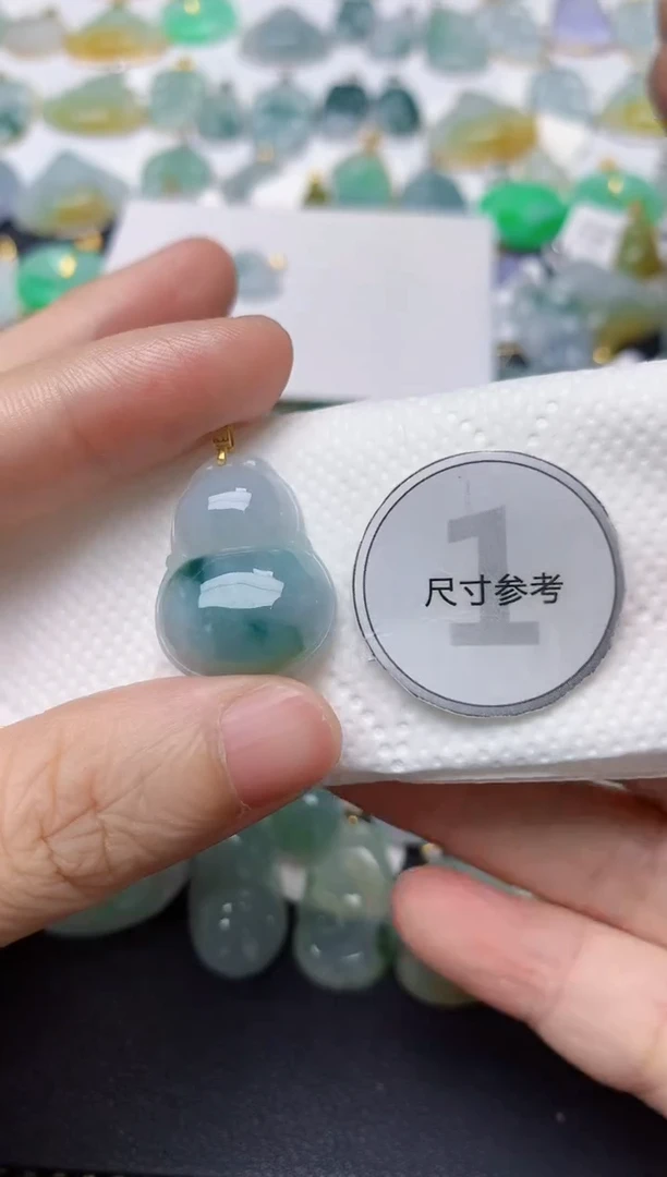 翡翠18K金镶嵌颈饰天然缅甸A货翡翠