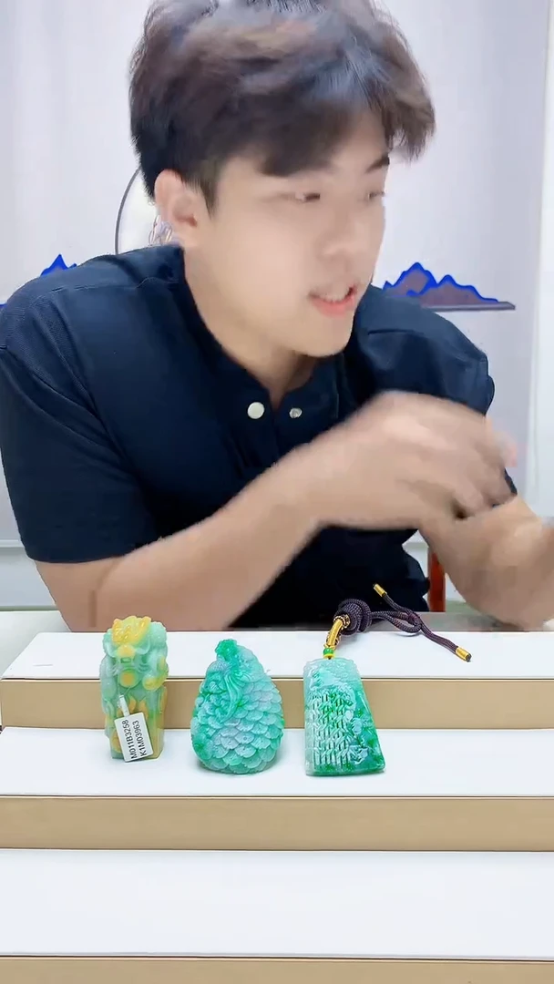 未镶嵌定制翡翠菠***雪5145zm-毛货挂件