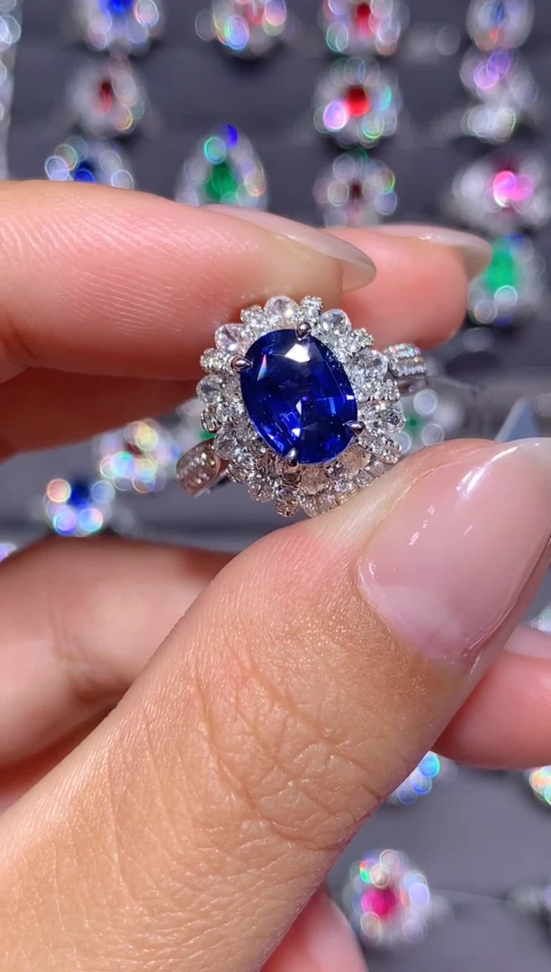 戒指蓝宝石18K金镶嵌2.01CT