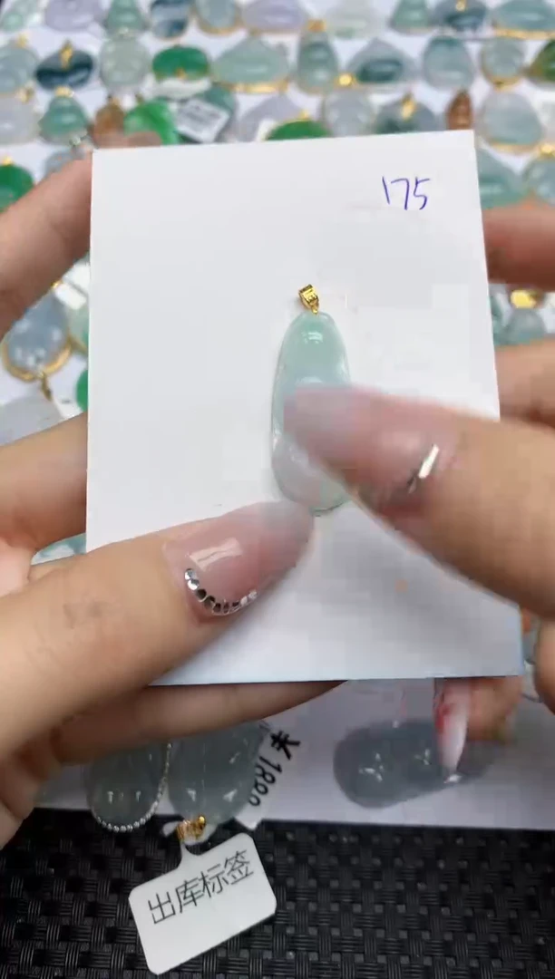 【闪购商品】翡翠颈饰18K金镶嵌天然翡翠A货