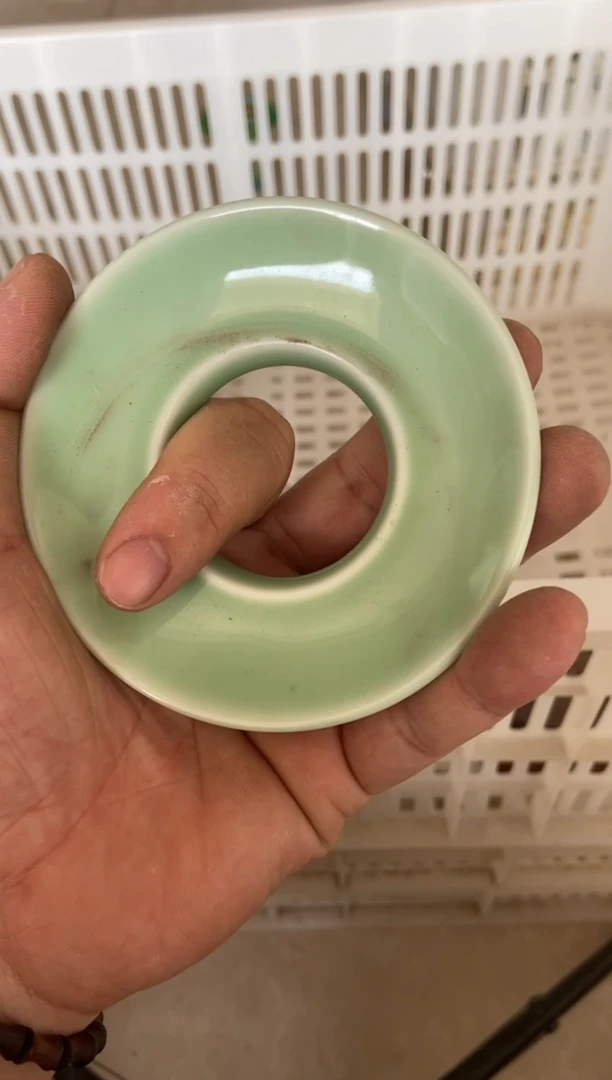 摄影的产品有使用过的痕迹有点脏介意勿拍